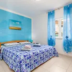 Вилла Delightful With Pool For 6 Persons *