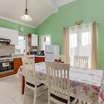 Вилла Delightful With Pool For 6 Persons
