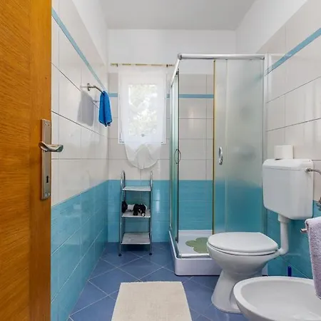 Delightful With Pool For 6 Persons Villa